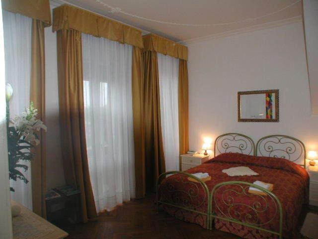 Villa Gabriella B&B - Apartments Lido di Venezia Exterior photo